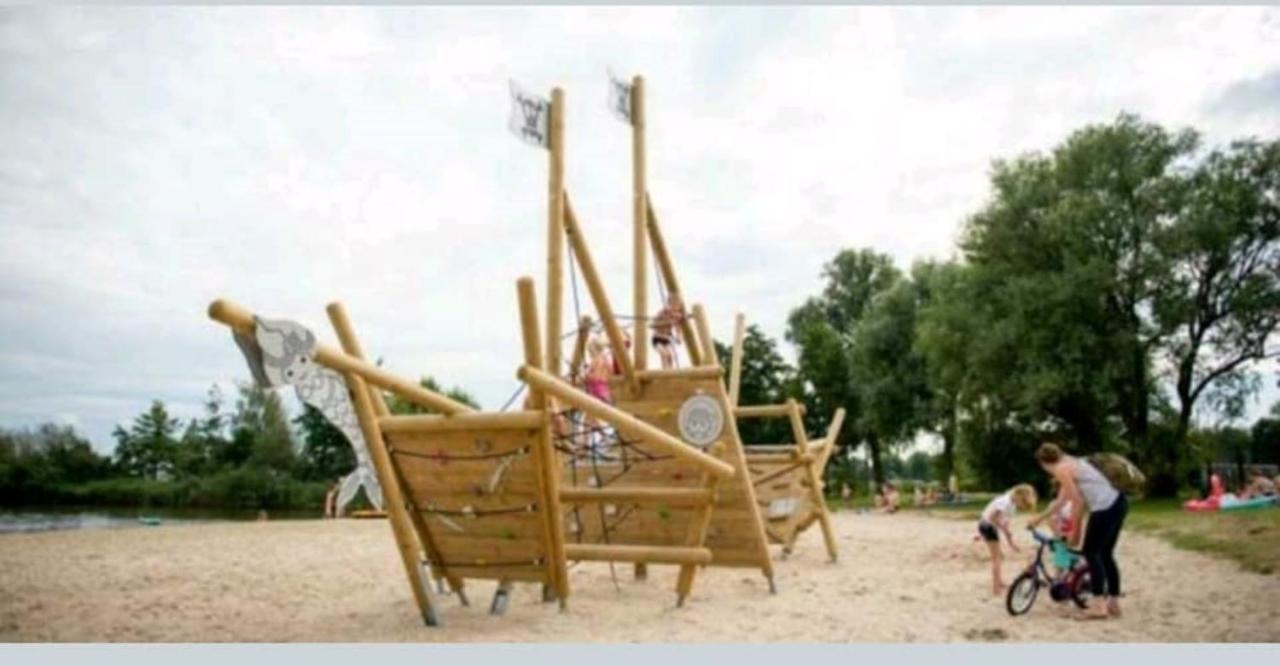 Kajuit423 6Pers 5Sterren Vakantiepark Bergumermeer Aan Het Water In Friesland Met Zwembad Villa Suameer Eksteriør billede