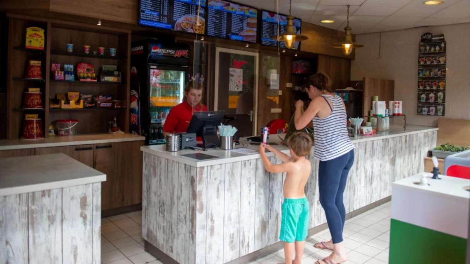 Kajuit423 6Pers 5Sterren Vakantiepark Bergumermeer Aan Het Water In Friesland Met Zwembad Villa Suameer Eksteriør billede